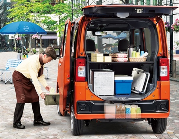 神奈川からご来店 ４ナンバーのウェイク ハイゼット キャディ 用ベッドキットお引渡し 軽キャンピングカー ｏｋワゴン